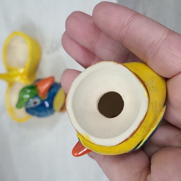 Vintage Japanese Parrot Salt & Pepper Shakers with Holder - Picture 6 of 7